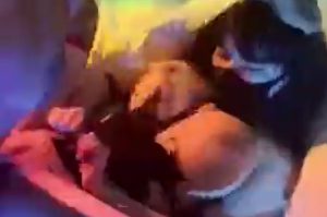 Menjerit Keenakan Di Genjot Pria Bule
